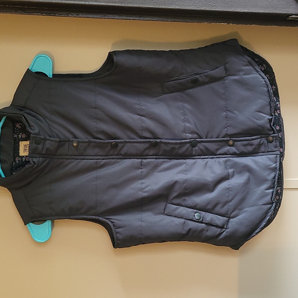 True Craft size Medium Grey vest